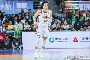 命中率不高！利拉德17投仅5中拿到24分5板8助